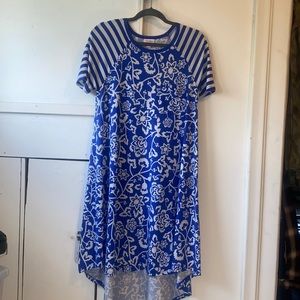 EUC LLR Carly, small. Pale gray and blue.